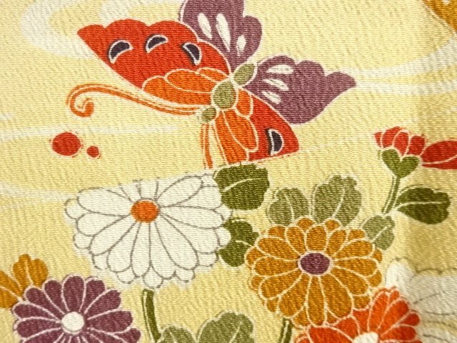  蝶に松竹梅模様小紋着物